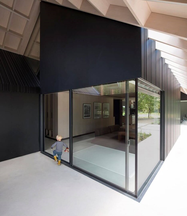 villa schoorl - glazen schuifdeuren - metaglas