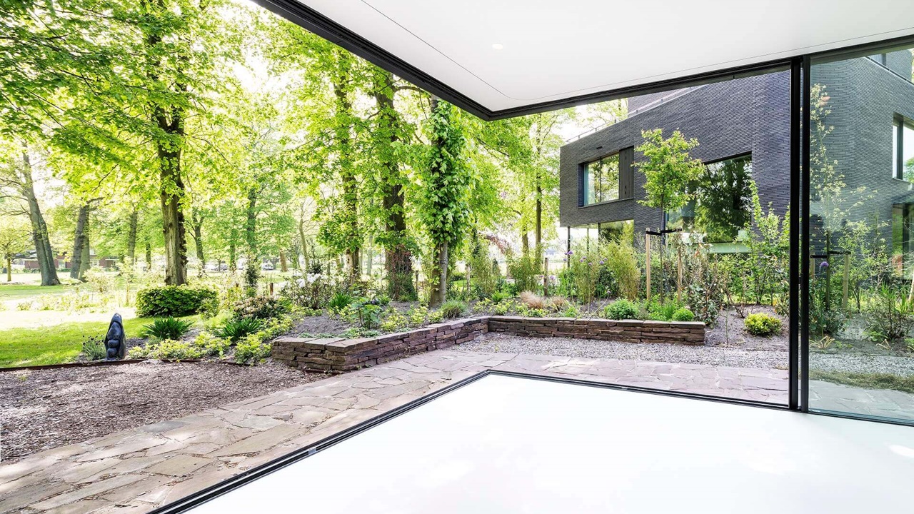 Villa Bloemendaal - minimalistische openhoek schuifpui - Metaglas