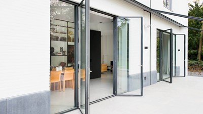 Naar buiten draaiende ramen & deuren