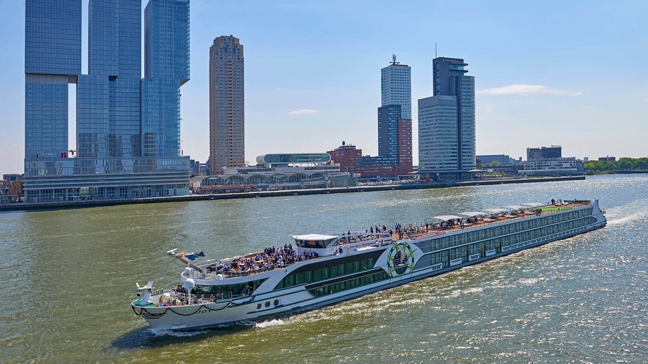 Shipping-Innovative window system-Metaglas-The Netherlands