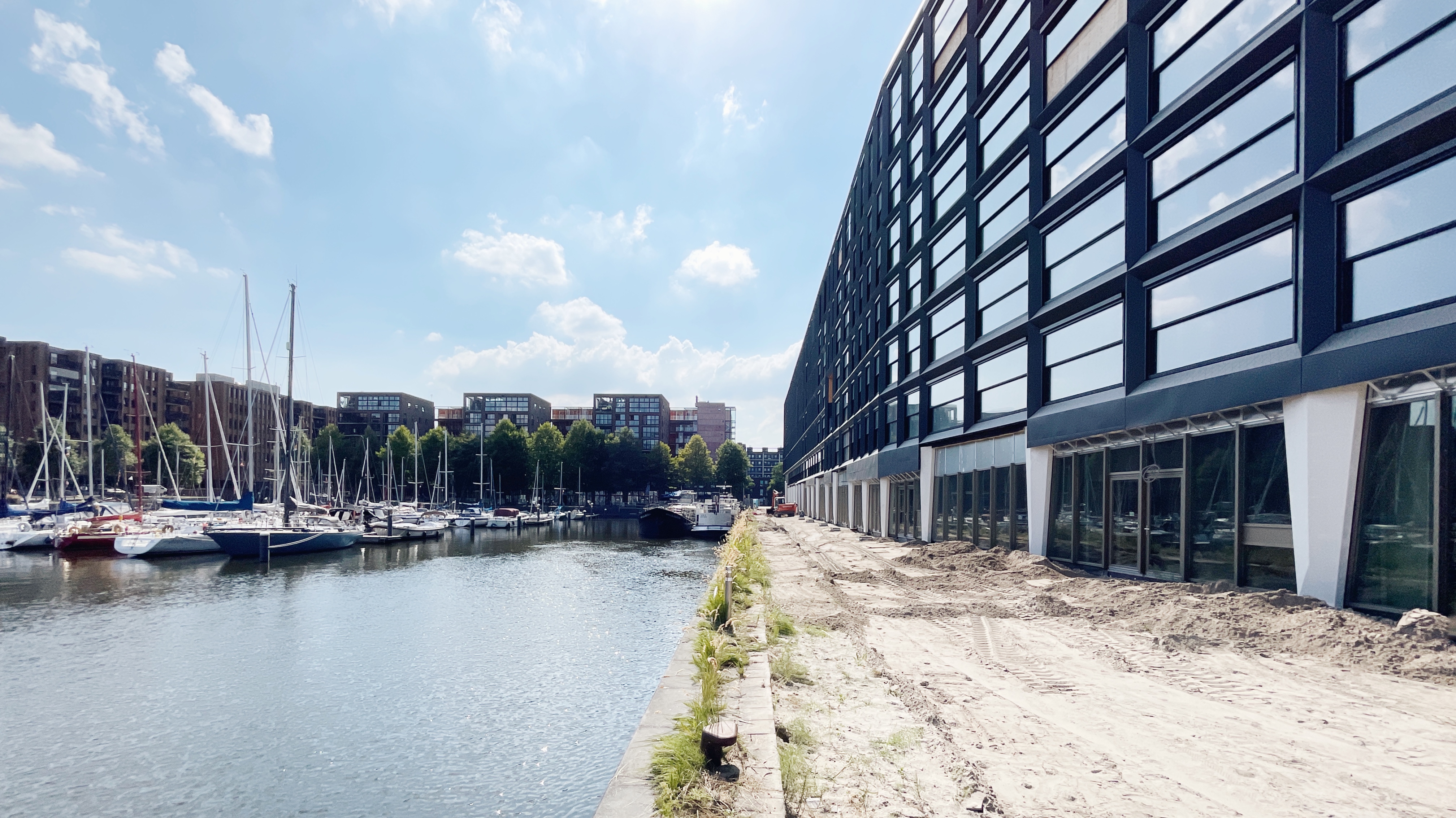 Metaglas in Gevelbouw