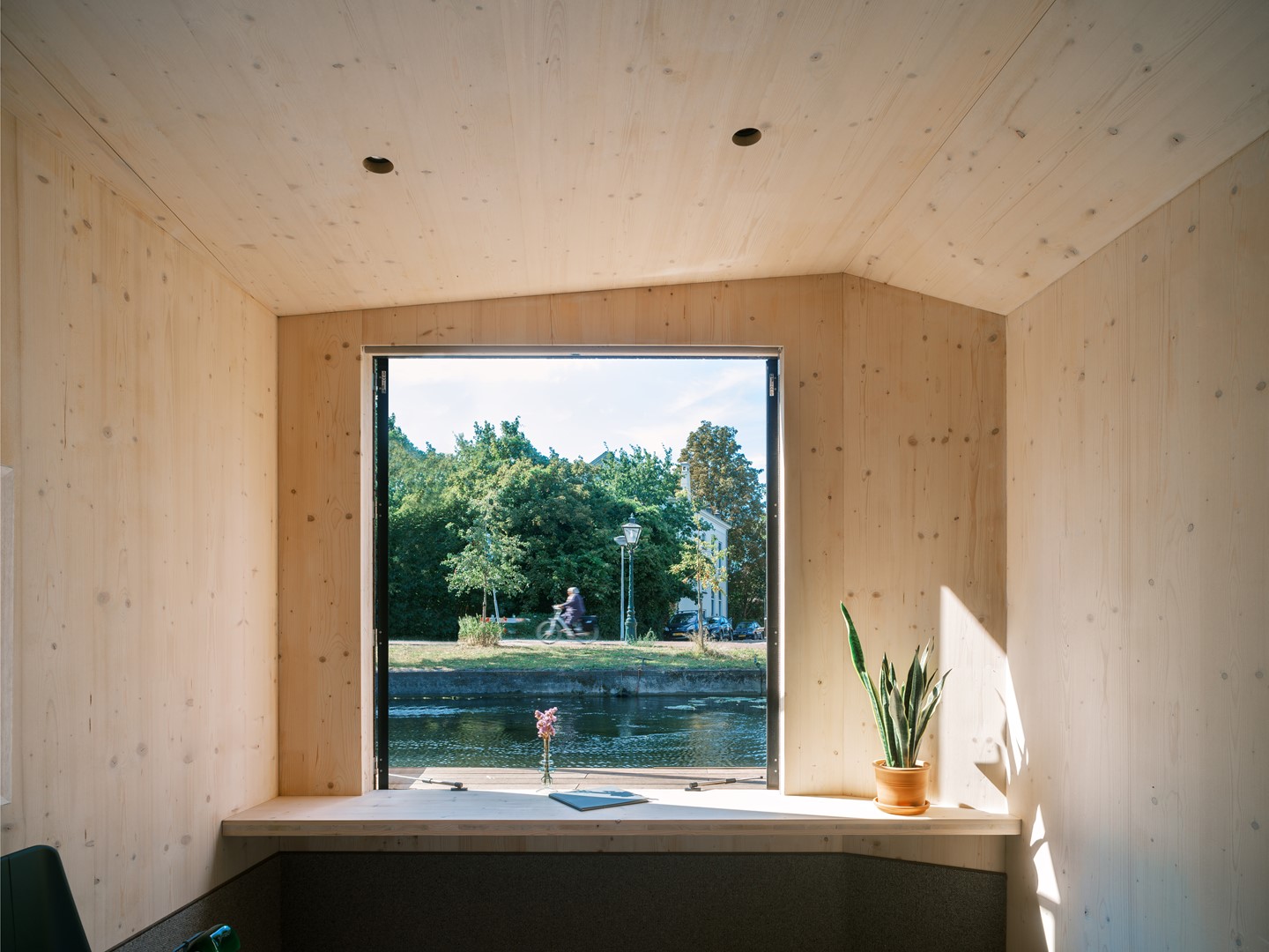 Woonark The Float in Leiden Metaglas