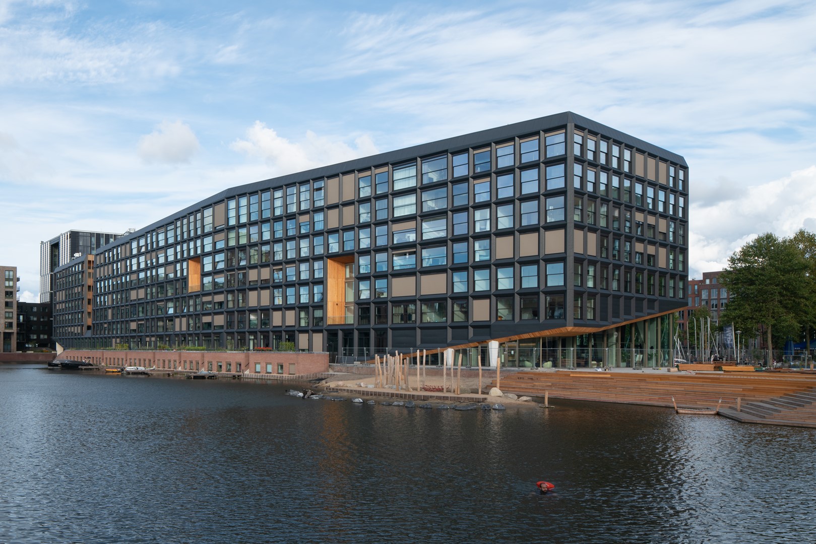 Jonas, Amsterdamse IJburg Metaglas