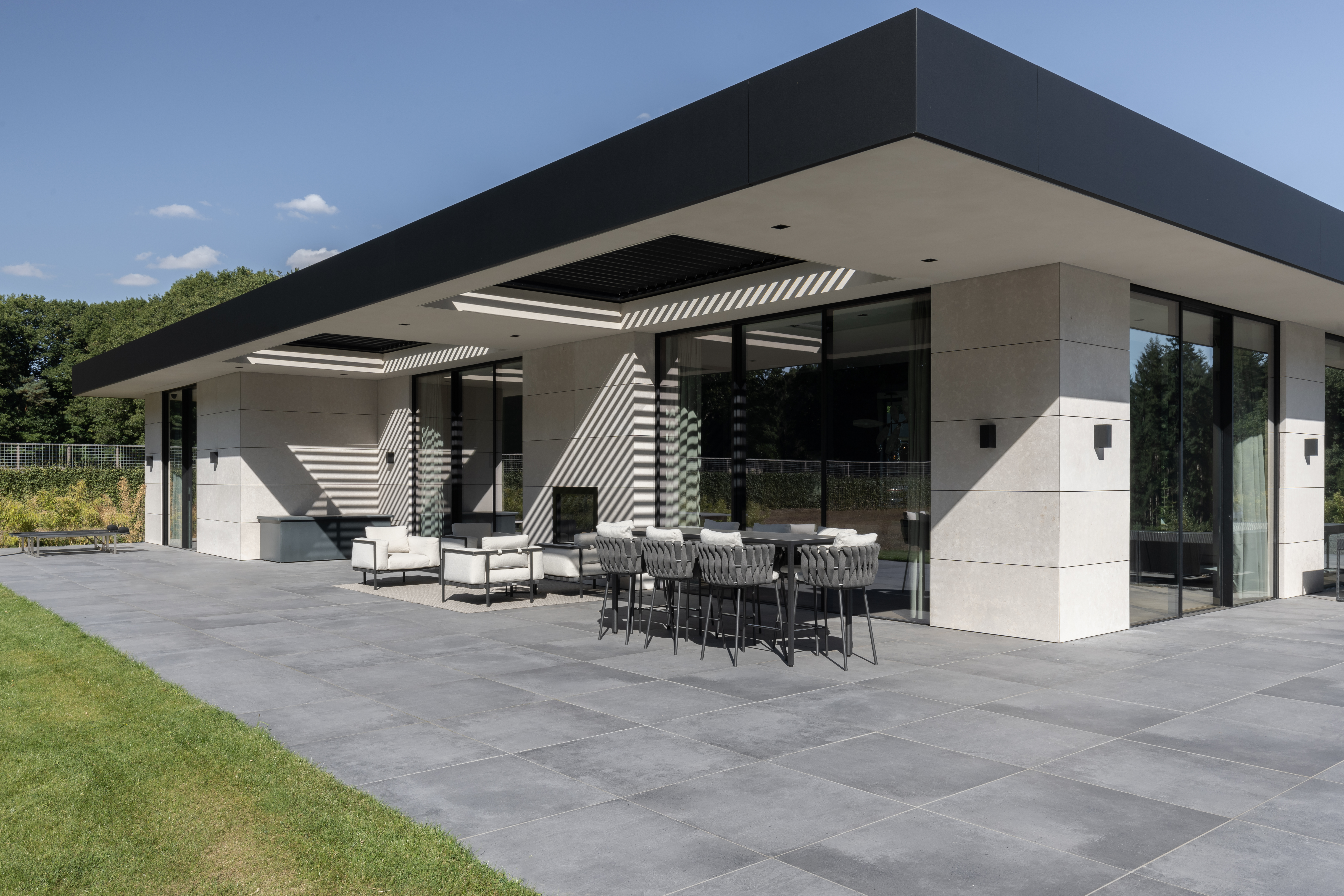 CELINE VAN HAAREN 7458 (HR)