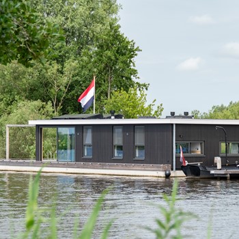 Waterwoning in Friesland